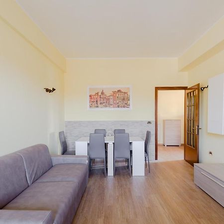 Le Rondini Apartment, 5 Persone, 2 Balconi, Policlinico Tor Vergata E Casilino Rom Exteriör bild