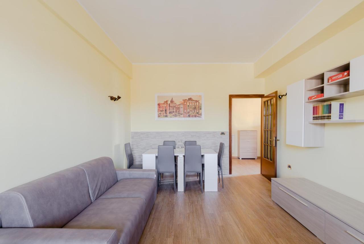 Le Rondini Apartment, 5 Persone, 2 Balconi, Policlinico Tor Vergata E Casilino Rom Exteriör bild
