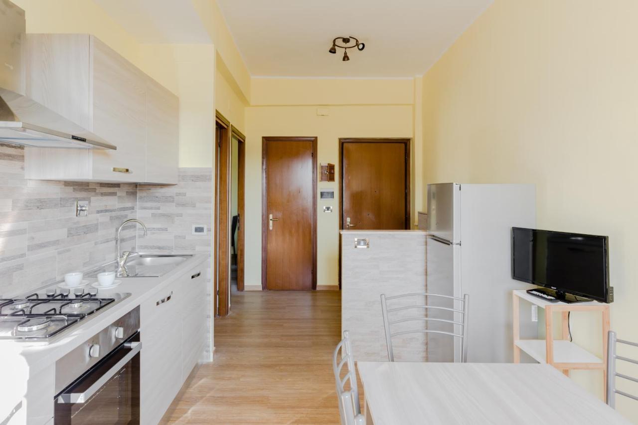 Le Rondini Apartment, 5 Persone, 2 Balconi, Policlinico Tor Vergata E Casilino Rom Exteriör bild